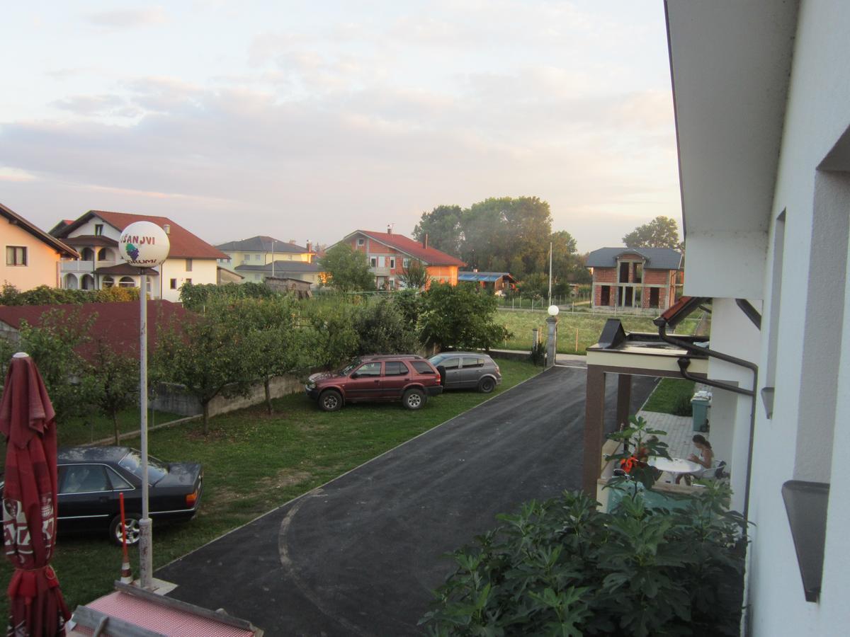 Pansion Laktasi Laktaši Exterior foto